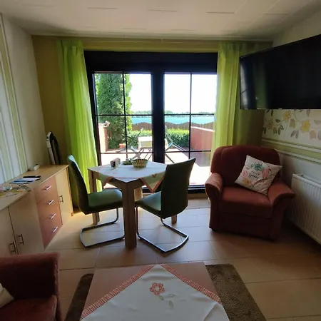 Am Tiefwarensee Apartment